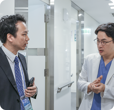 전 세계에서 배우러 오는 시니올 임플란트의 기술력