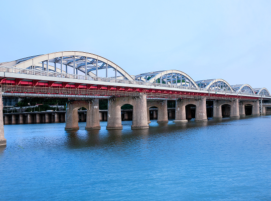 교각이 많은 과거의 다리